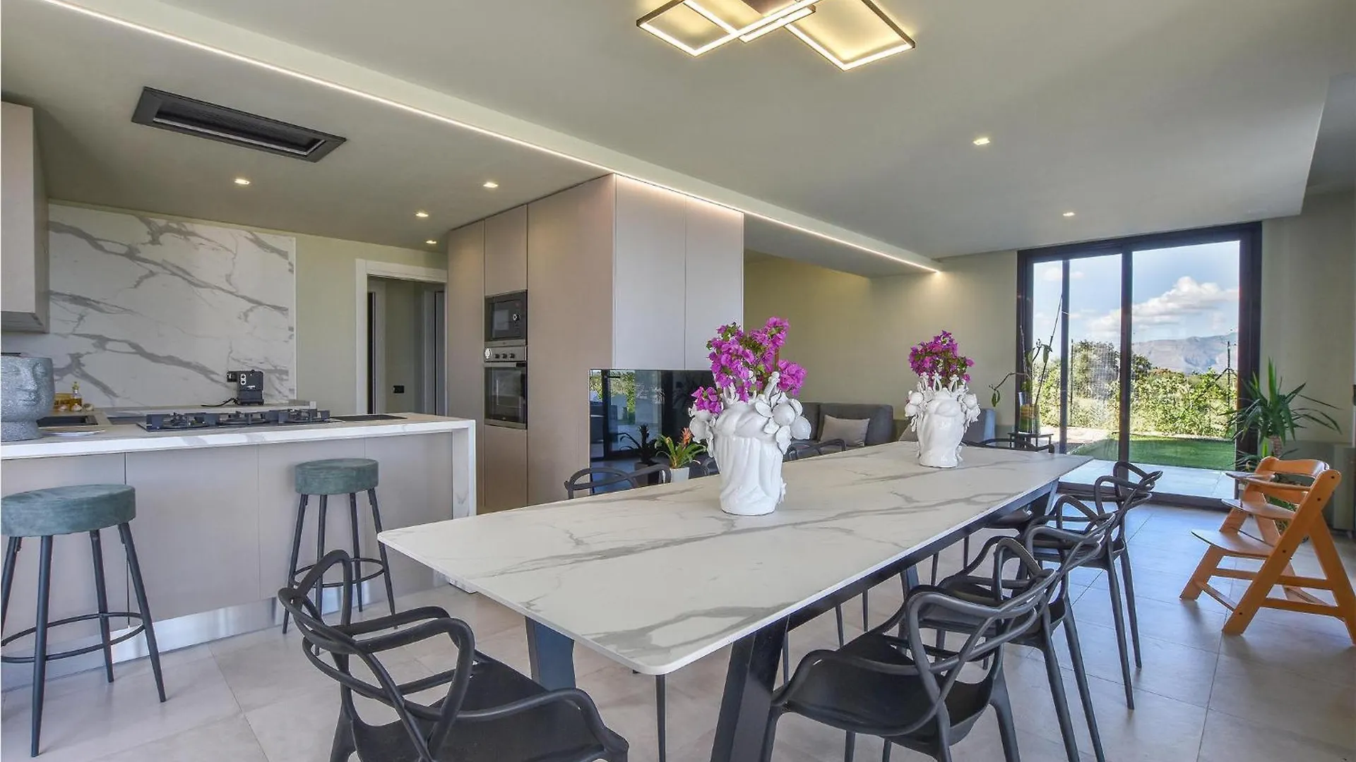 Casa vacanze 5 Bedroom Nice Home In Trappeto